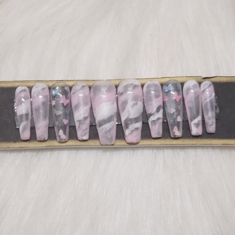 Press on nails